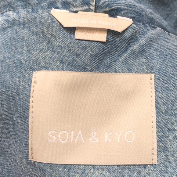 SOIA & KYO Stefie Chambray Denim Coat - Picture 8 of 8